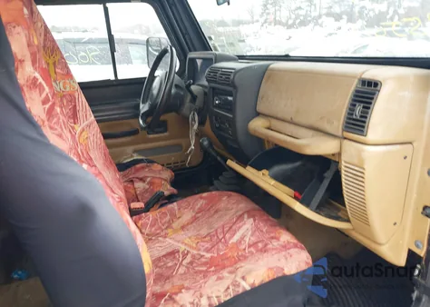 1997 Jeep Wrangler Se z USA, uszkodzony, nr VIN 1J4FY29P6VP451943